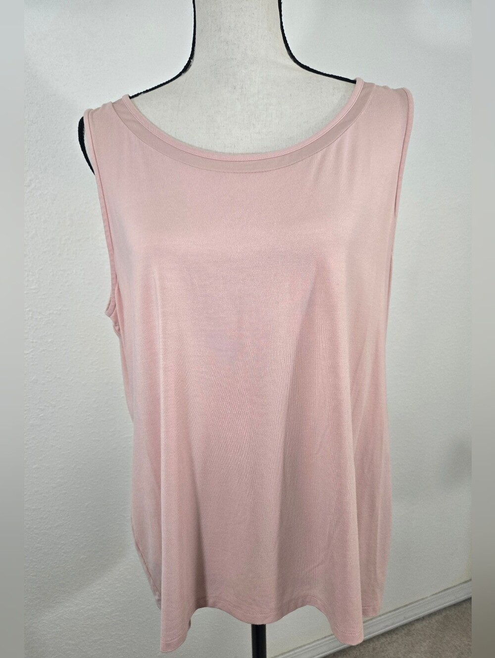 Talbots Sleeveless Round Neck Tank Top Neutral Layering Work Vaca, size XL